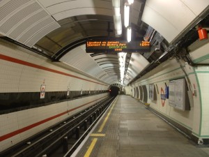 Wanstead_London_Underground_station_eastbound